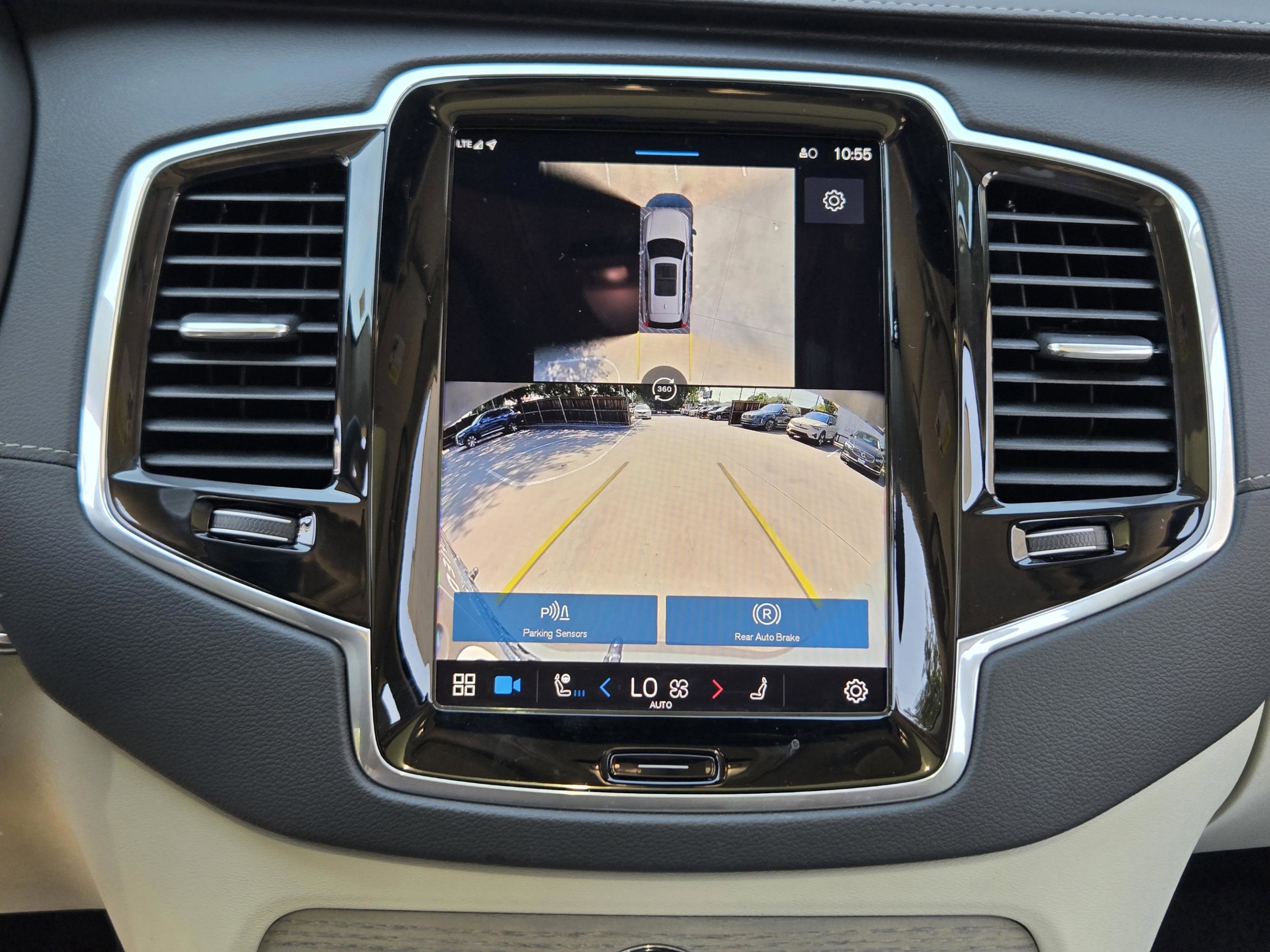 Used 2025 Volvo XC90 B5 Ultra w/ Protection Package Premier image 17