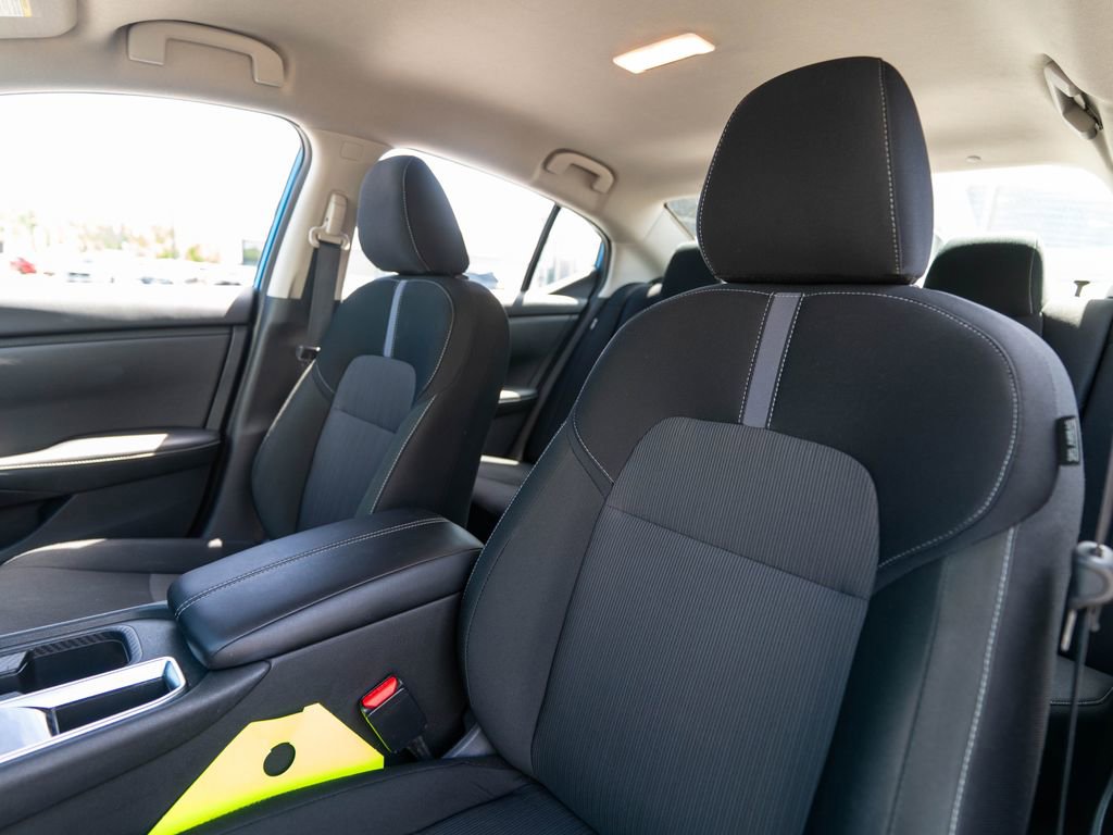 Used 2025 Nissan Sentra SV FWD image 6