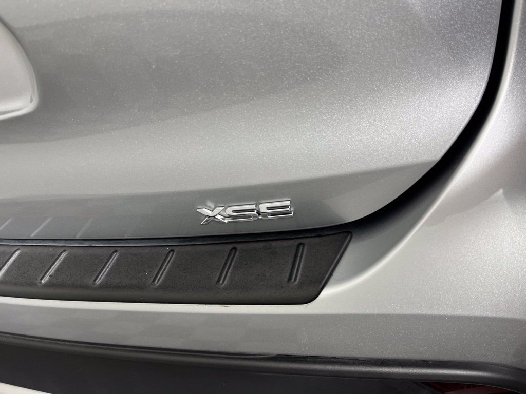 Used 2023 Toyota Highlander XSE FWD image 4