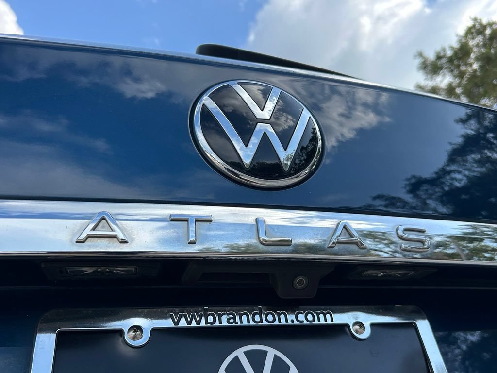 Certified 2021 Volkswagen Atlas Cross Sport SE AWD/4WD image 44