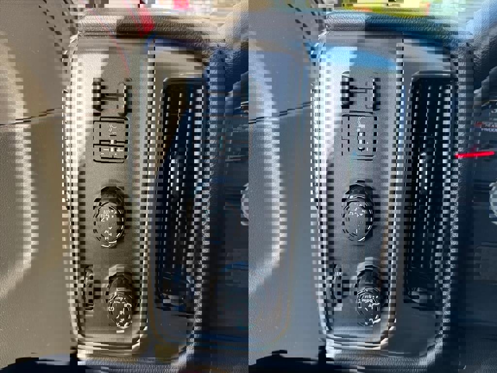 Used 2018 Chevrolet Silverado 1500 LT w/ All Star Edition image 11