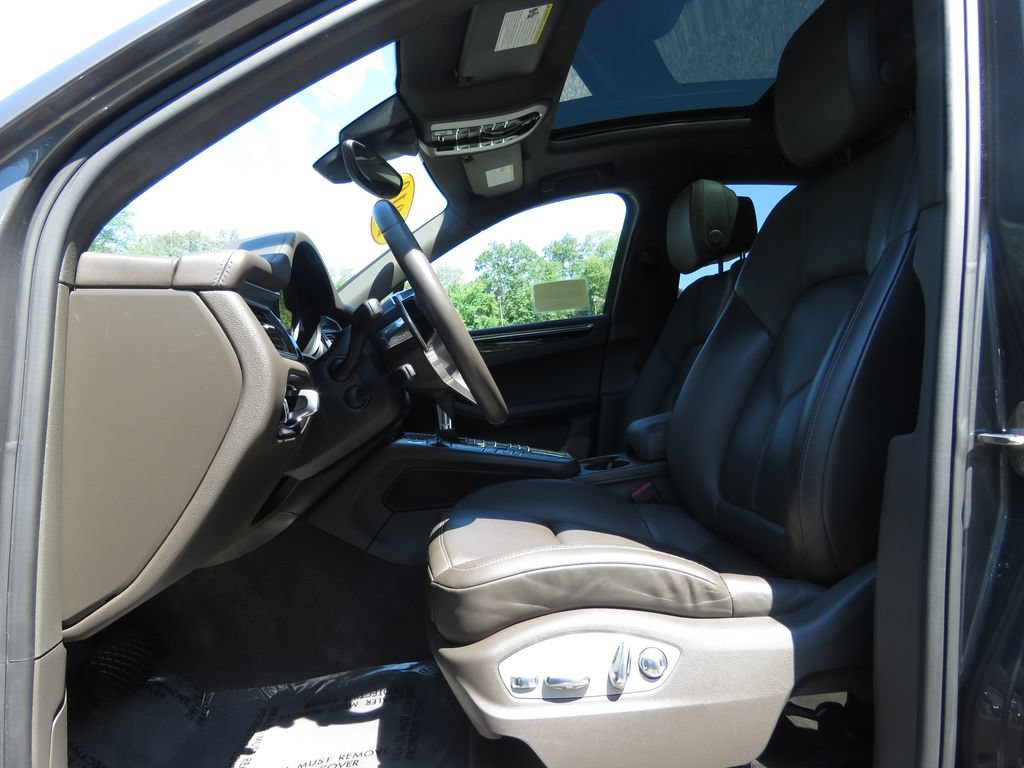 Used 2018 Porsche Macan Sport Edition AWD/4WD image 10