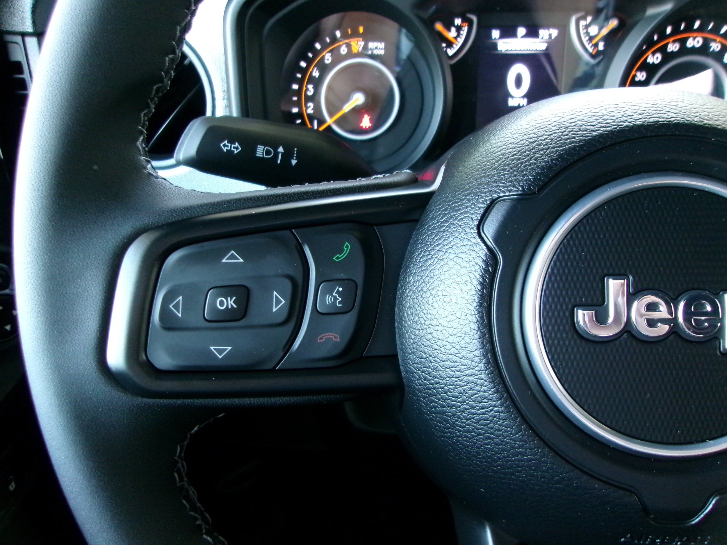 New 2025 Jeep Gladiator Sport AWD/4WD image 8