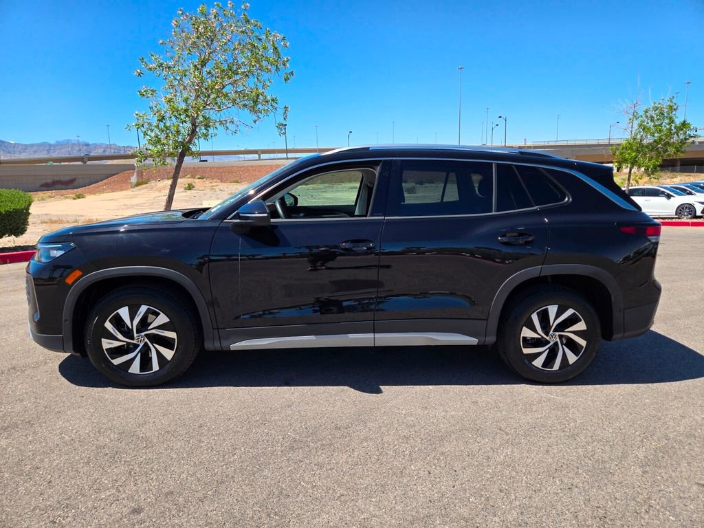 Certified 2025 Volkswagen Tiguan S FWD image 4