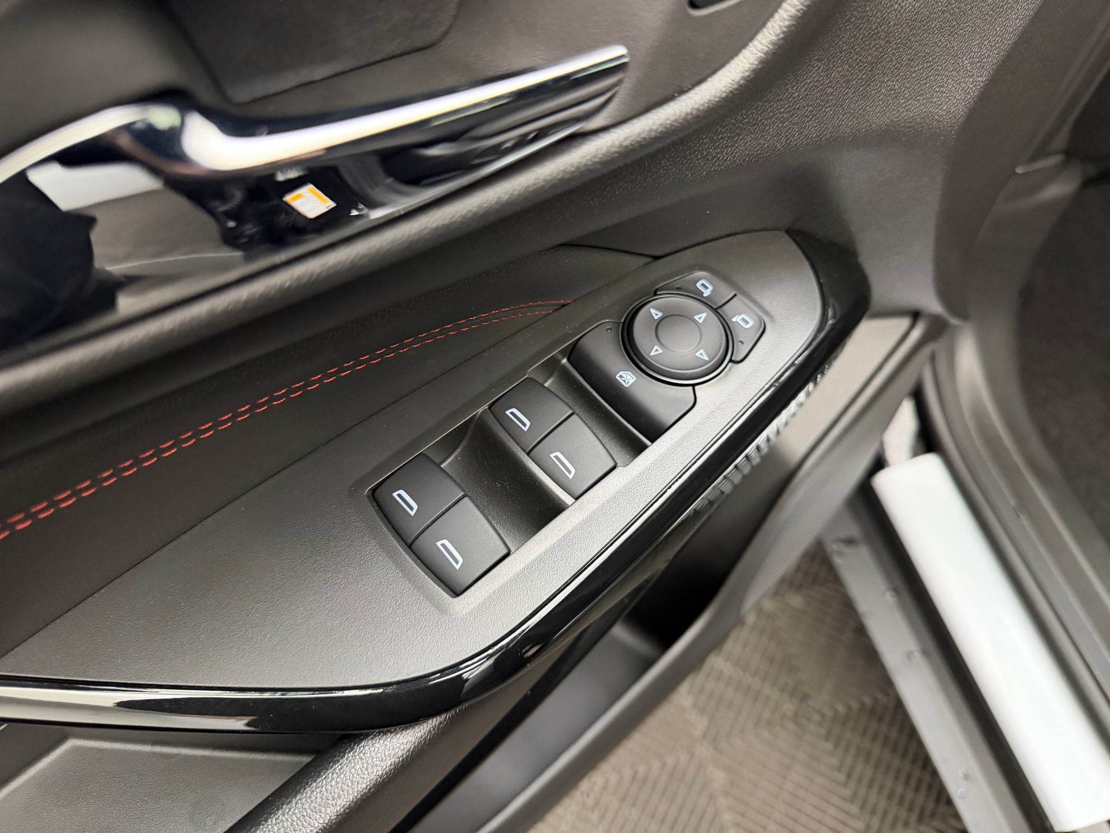 New 2026 Chevrolet Trax RS w/ Driver Confidence Package FWD image 11