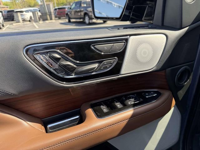 Certified 2023 Lincoln Navigator Reserve AWD/4WD image 16