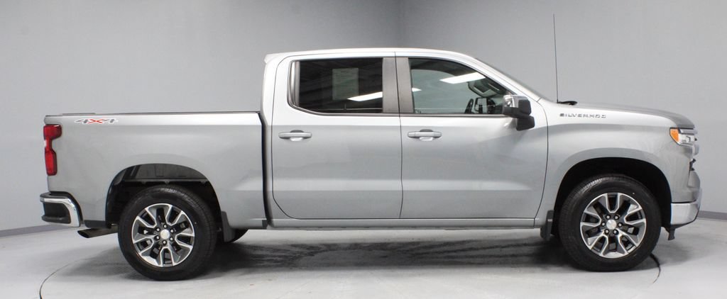 Used 2024 Chevrolet Silverado 1500 LT AWD/4WD image 11