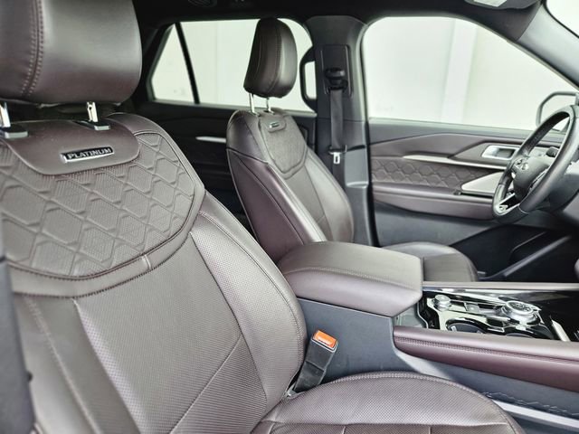 Used 2025 Ford Explorer Platinum w/ LUX Leather Package image 14