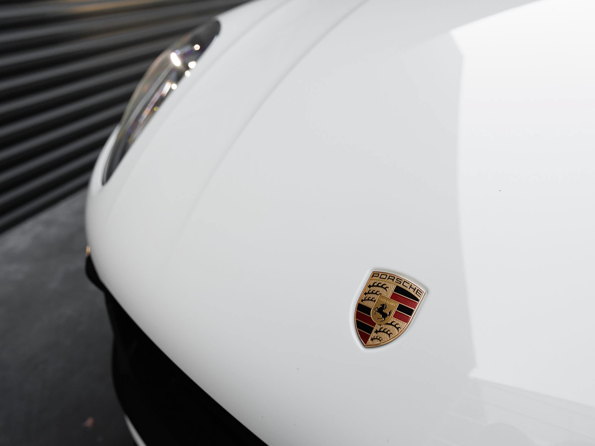 Certified 2025 Porsche Macan Turbo AWD/4WD image 39