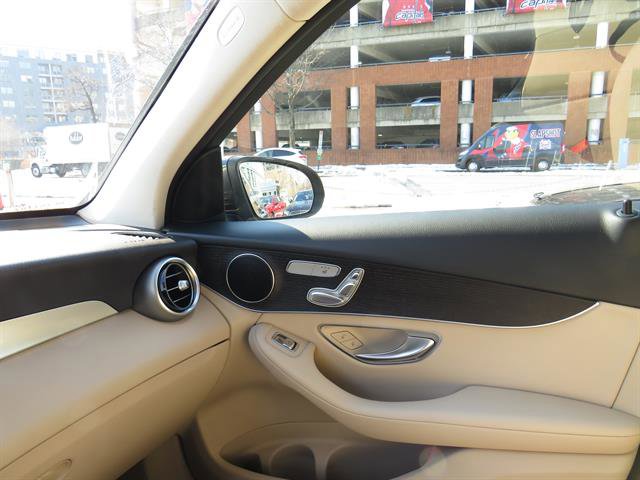 Used 2020 Mercedes-Benz GLC 300 4MATIC image 17