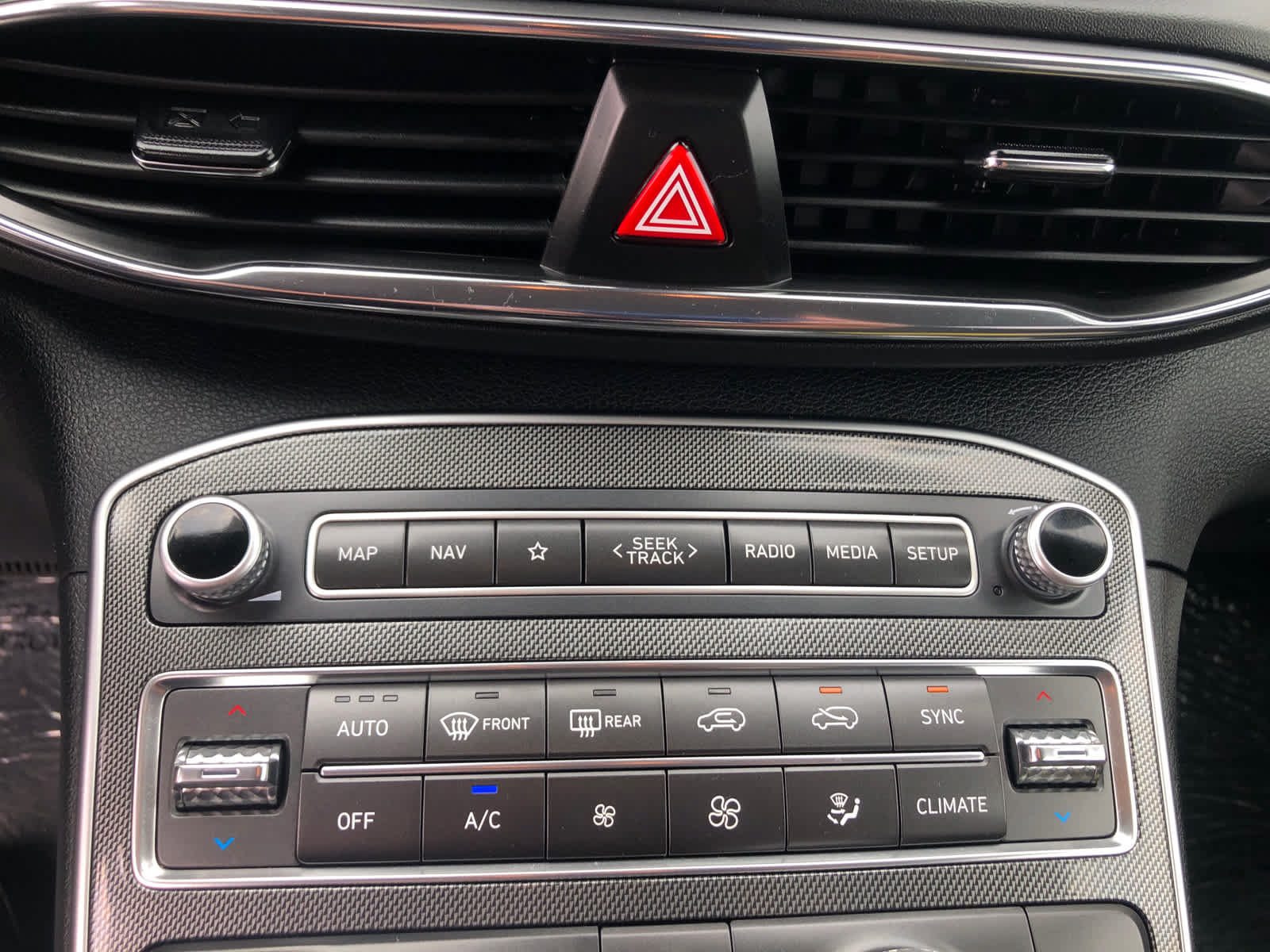Certified 2023 Hyundai Santa Fe SEL AWD/4WD image 15