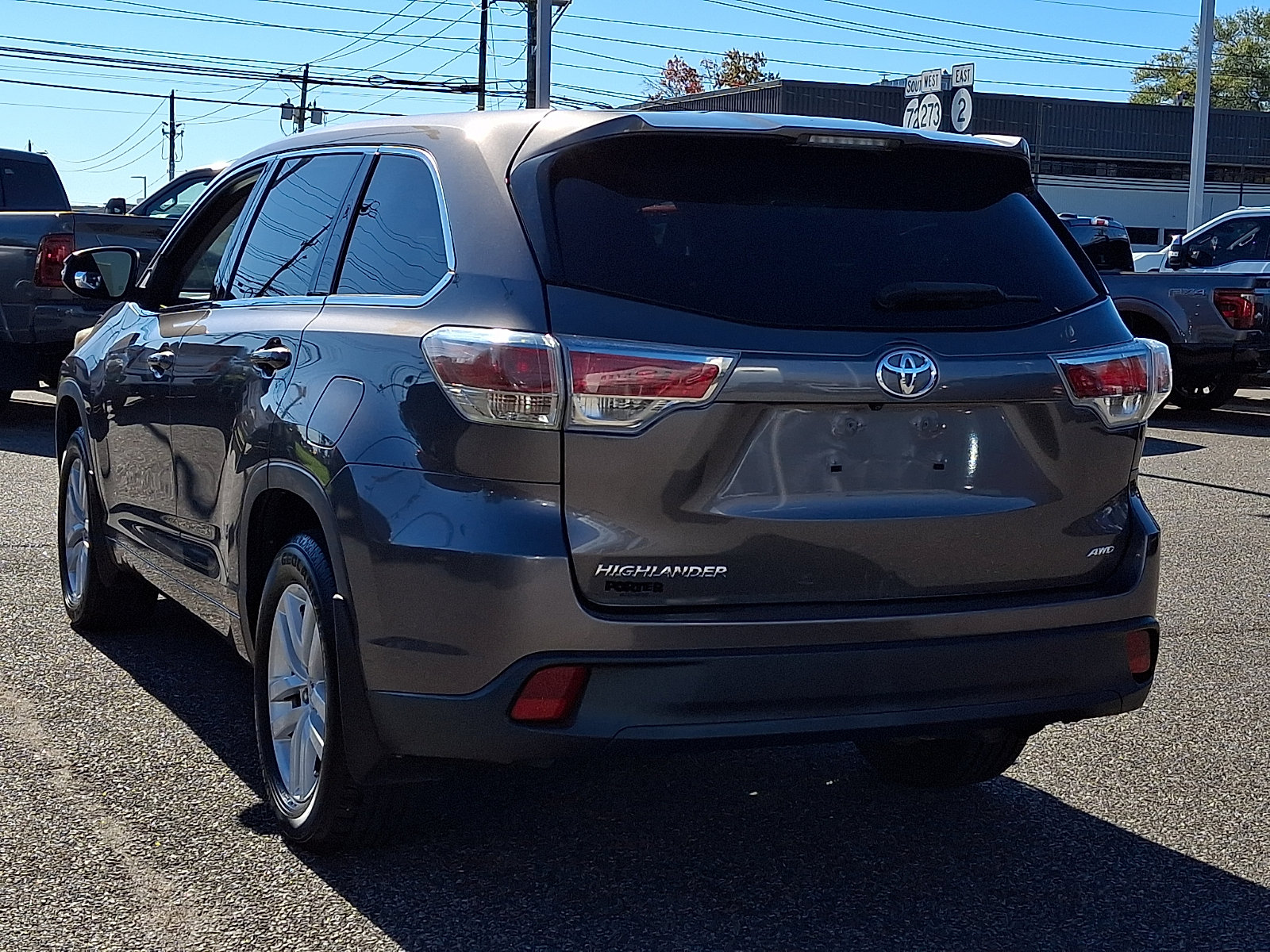 Used 2016 Toyota Highlander LE AWD/4WD image 8