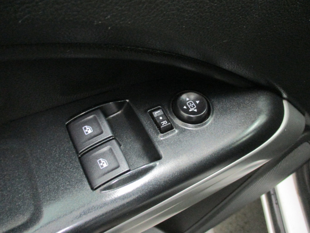 Used 2022 Chevrolet Colorado LT w/ Fleet Safety Package image 13