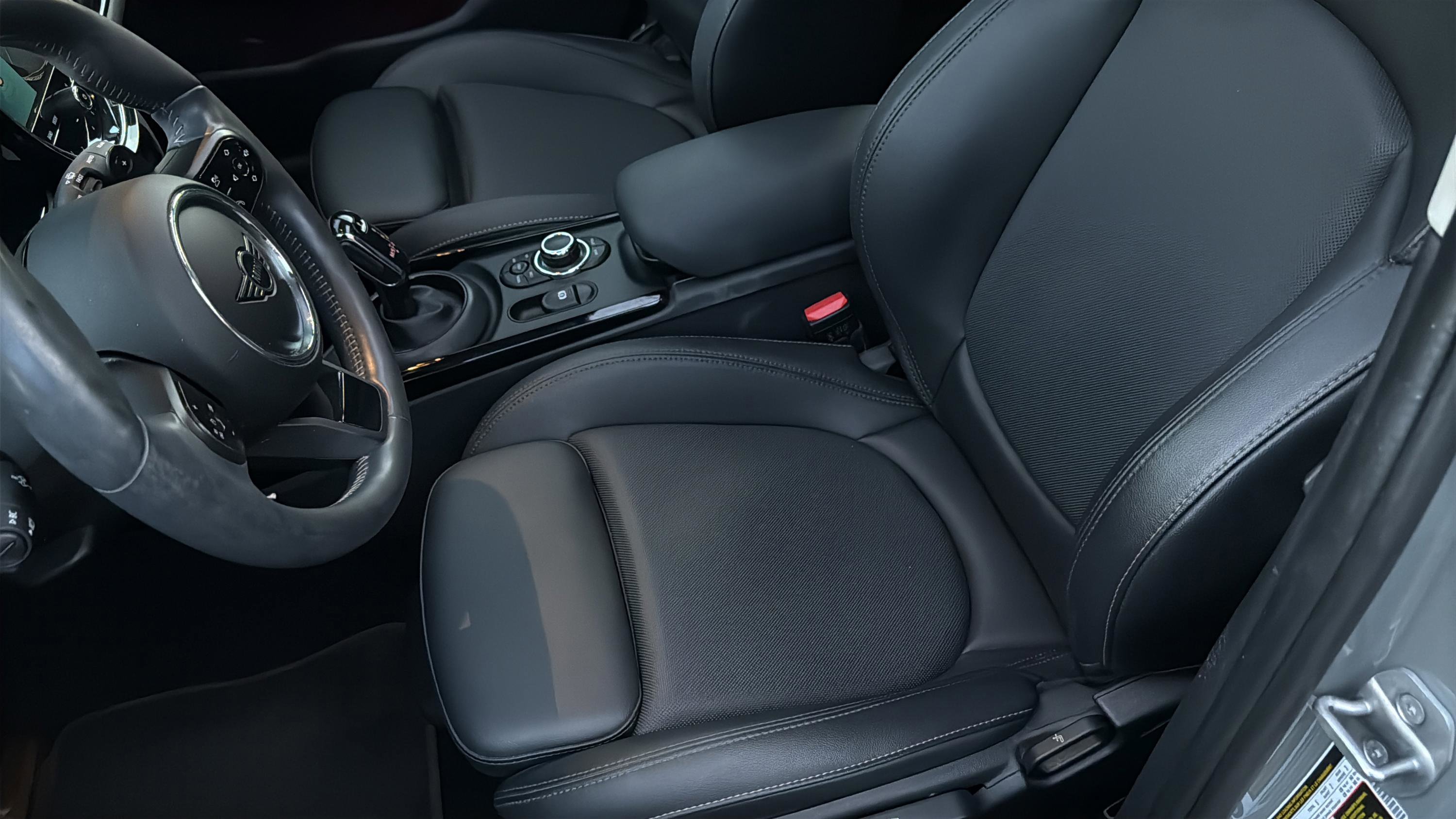 Used 2022 MINI Cooper Clubman S image 25