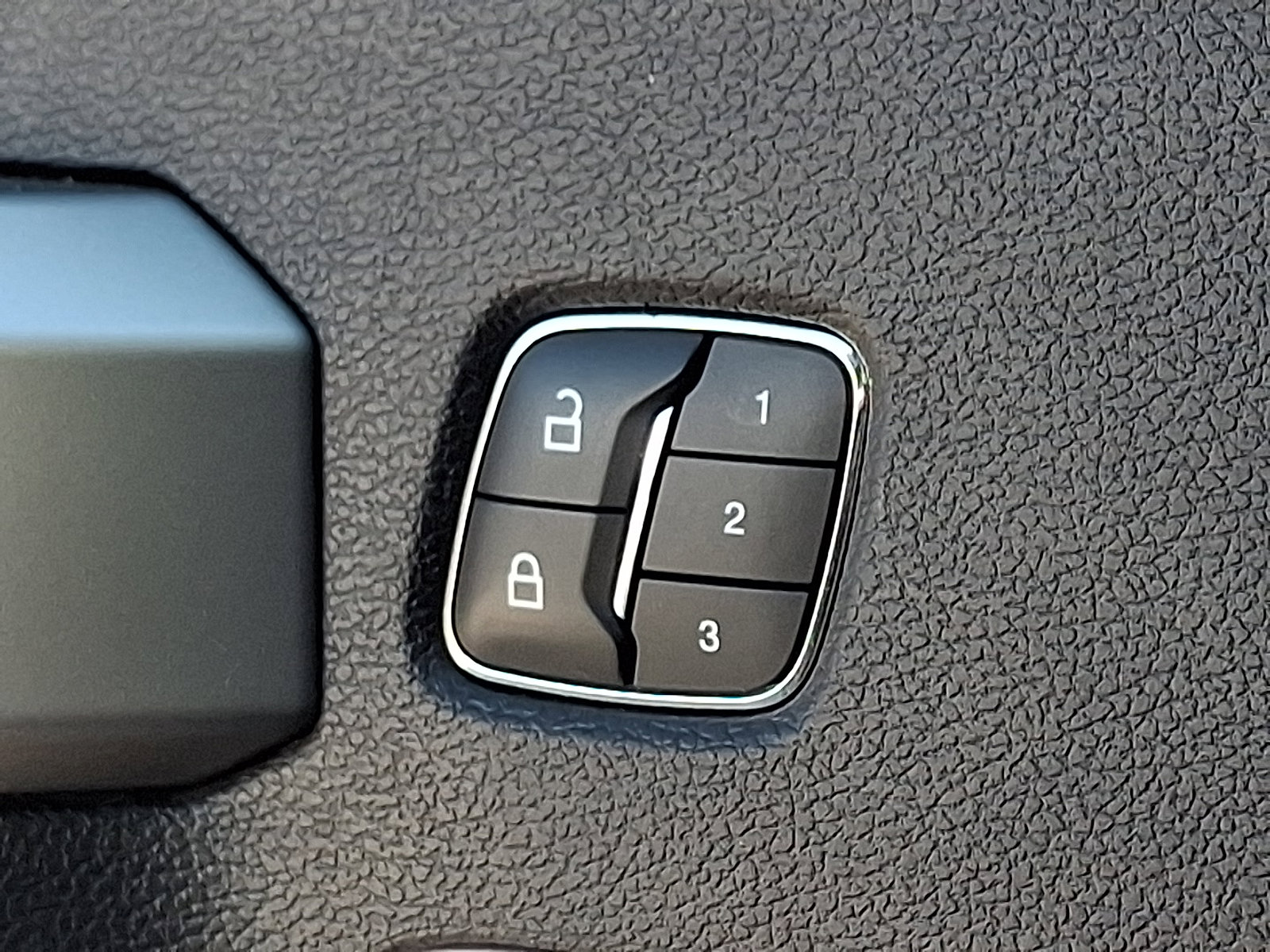 Used 2019 Ford F250 Lariat w/ Lariat Ultimate Package image 28