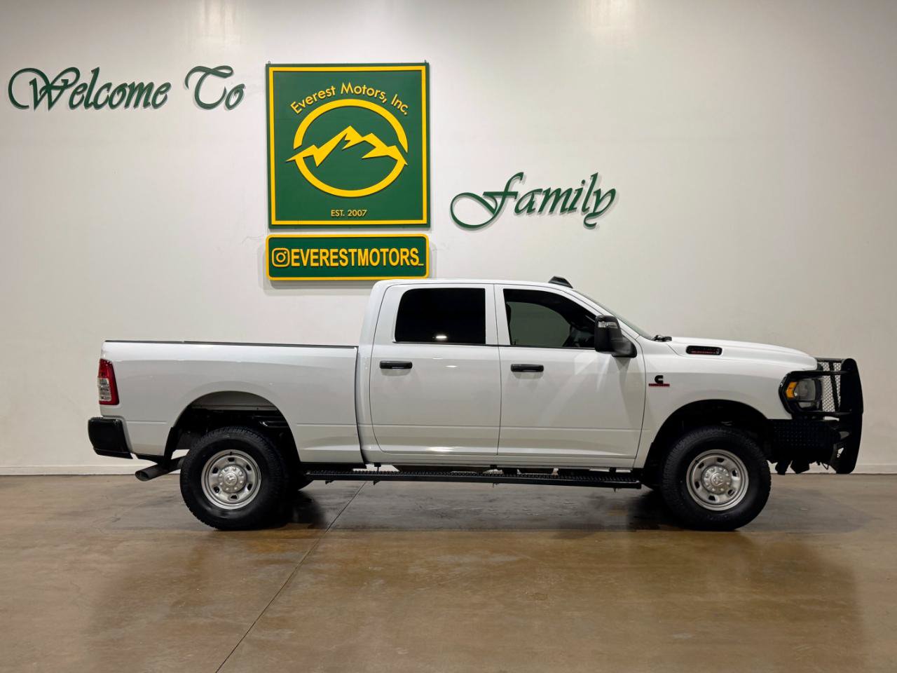 Used 2023 RAM 2500 Tradesman AWD/4WD image 9