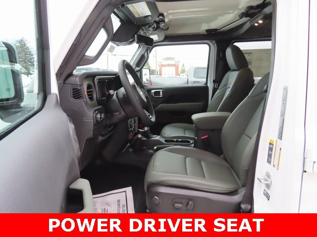 New 2026 Jeep Gladiator Mojave w/ Technology Group image 19