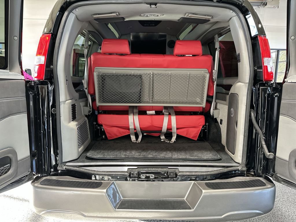 Used 2024 GMC Savana 2500 w/ Driver Convenience Package image 18