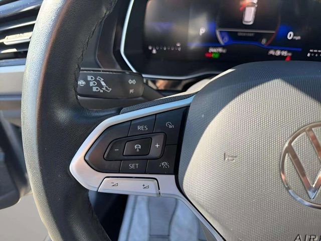 Used 2024 Volkswagen Jetta SE image 11