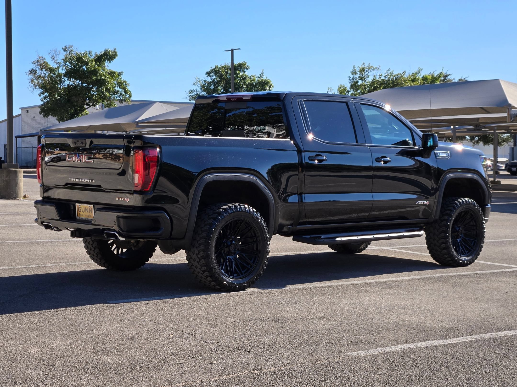 Used 2024 GMC Sierra 1500 AT4 w/ Technology Package AWD/4WD image 3