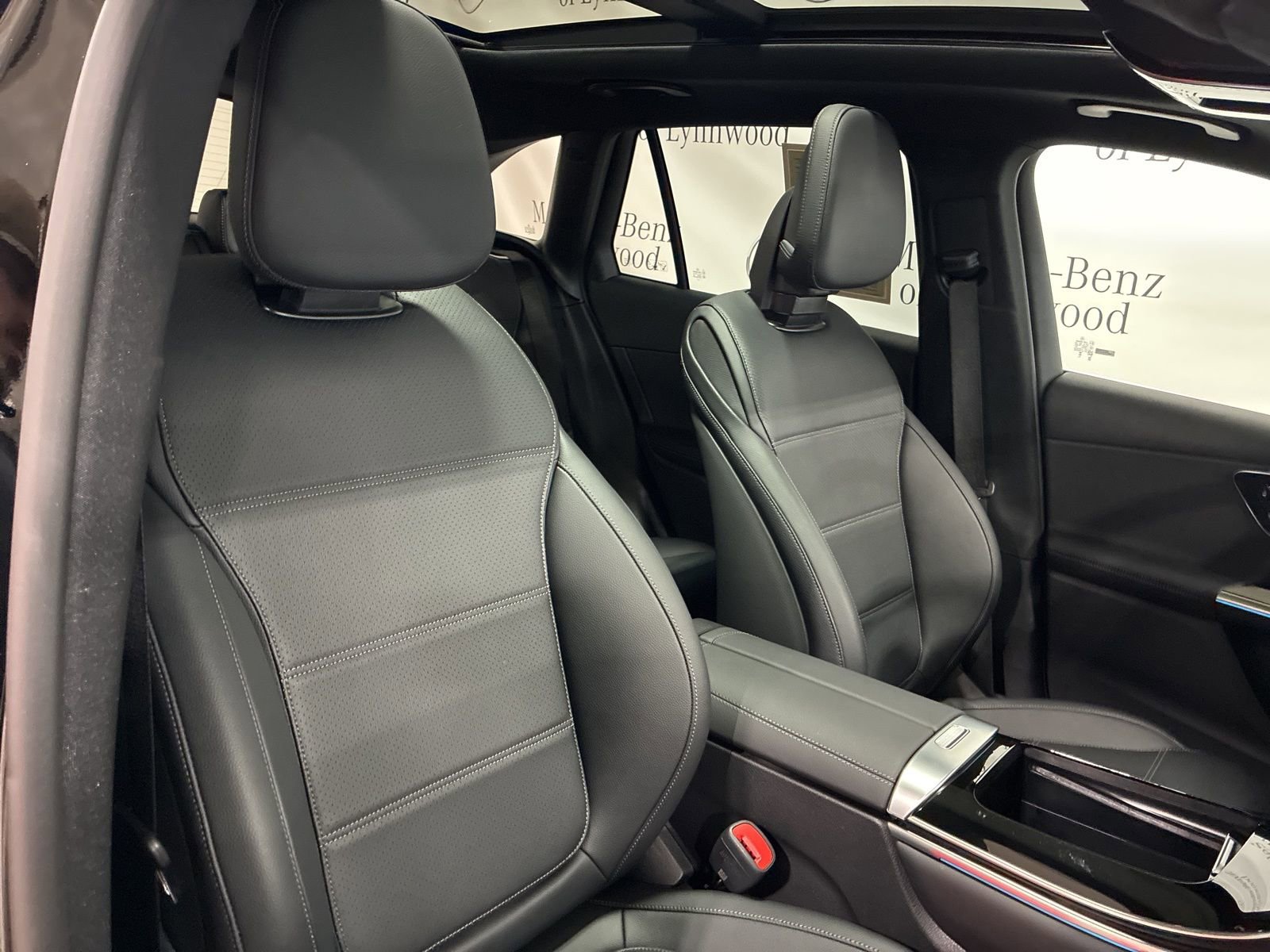 Used 2025 Mercedes-Benz GLC 300 GLC 300 image 22