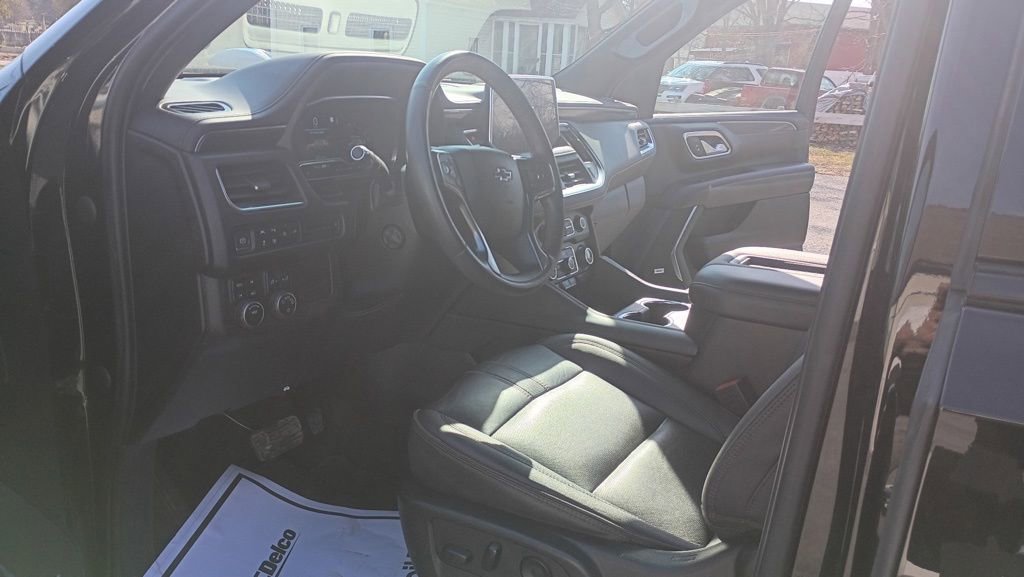 Used 2022 Chevrolet Suburban RST w/ Sport Performance Package AWD/4WD image 11