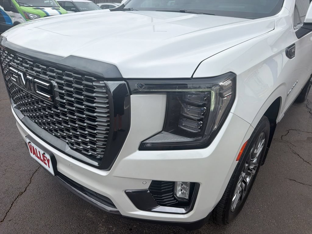 Used 2024 GMC Yukon Denali Ultimate AWD/4WD image 15