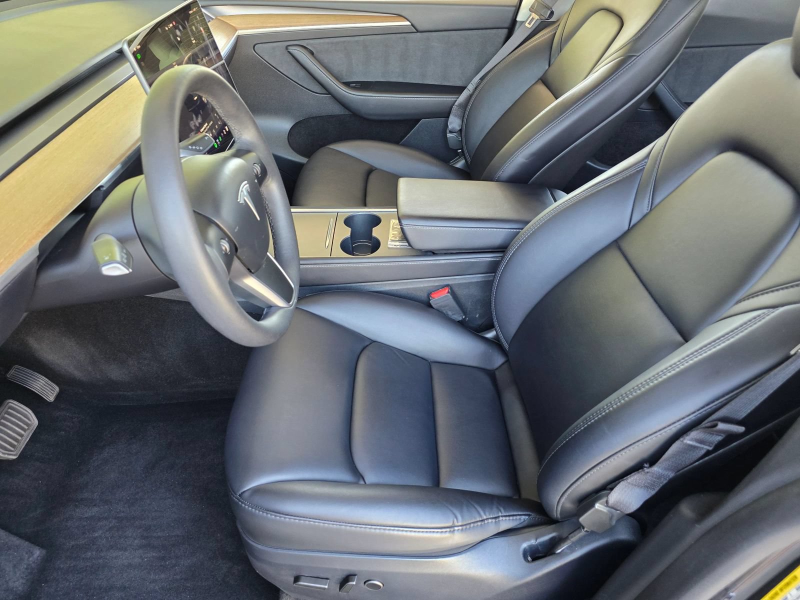 Used 2024 Tesla Model Y 2WD image 16
