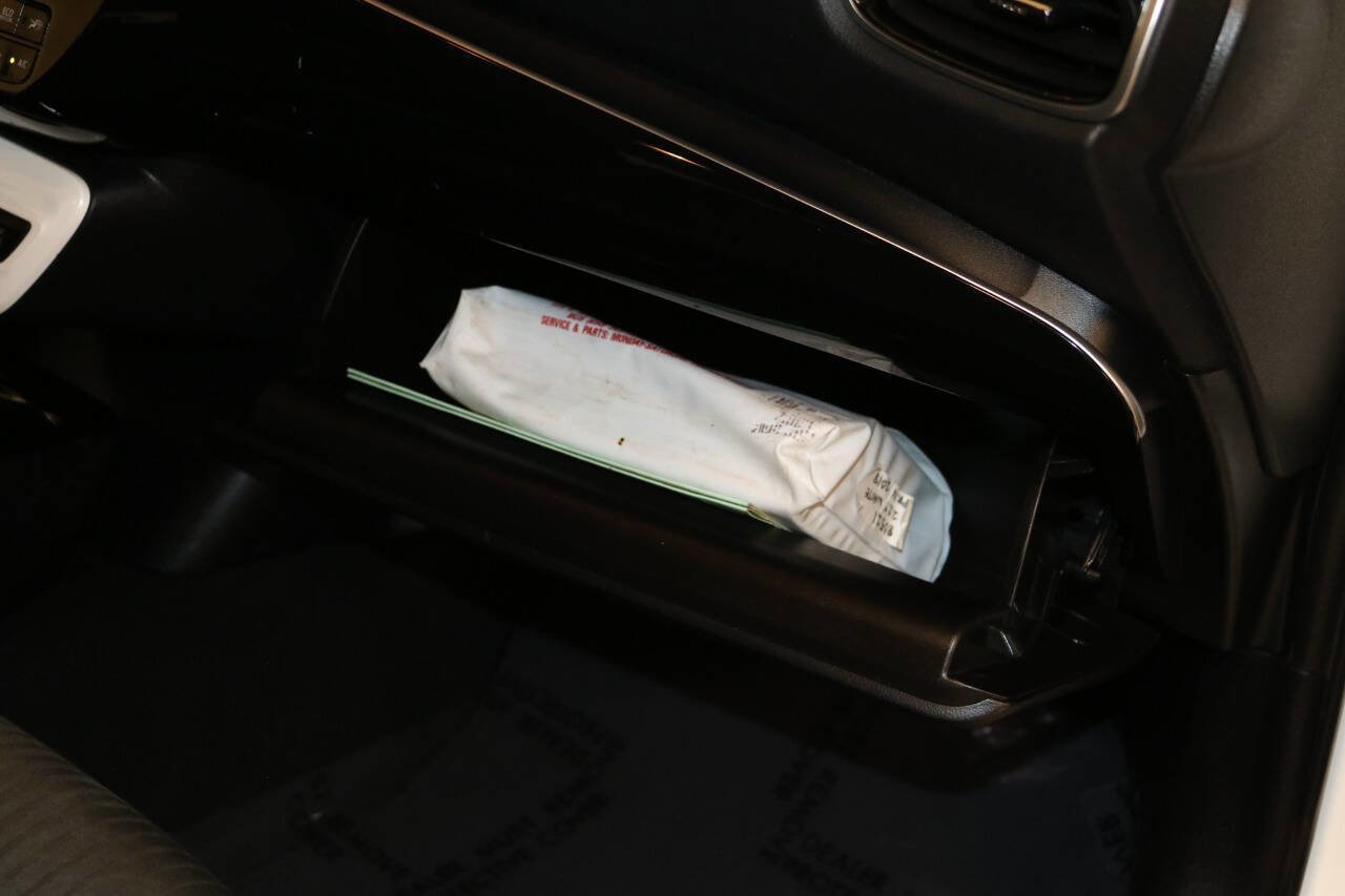 Used 2018 Toyota Prius Three image 58