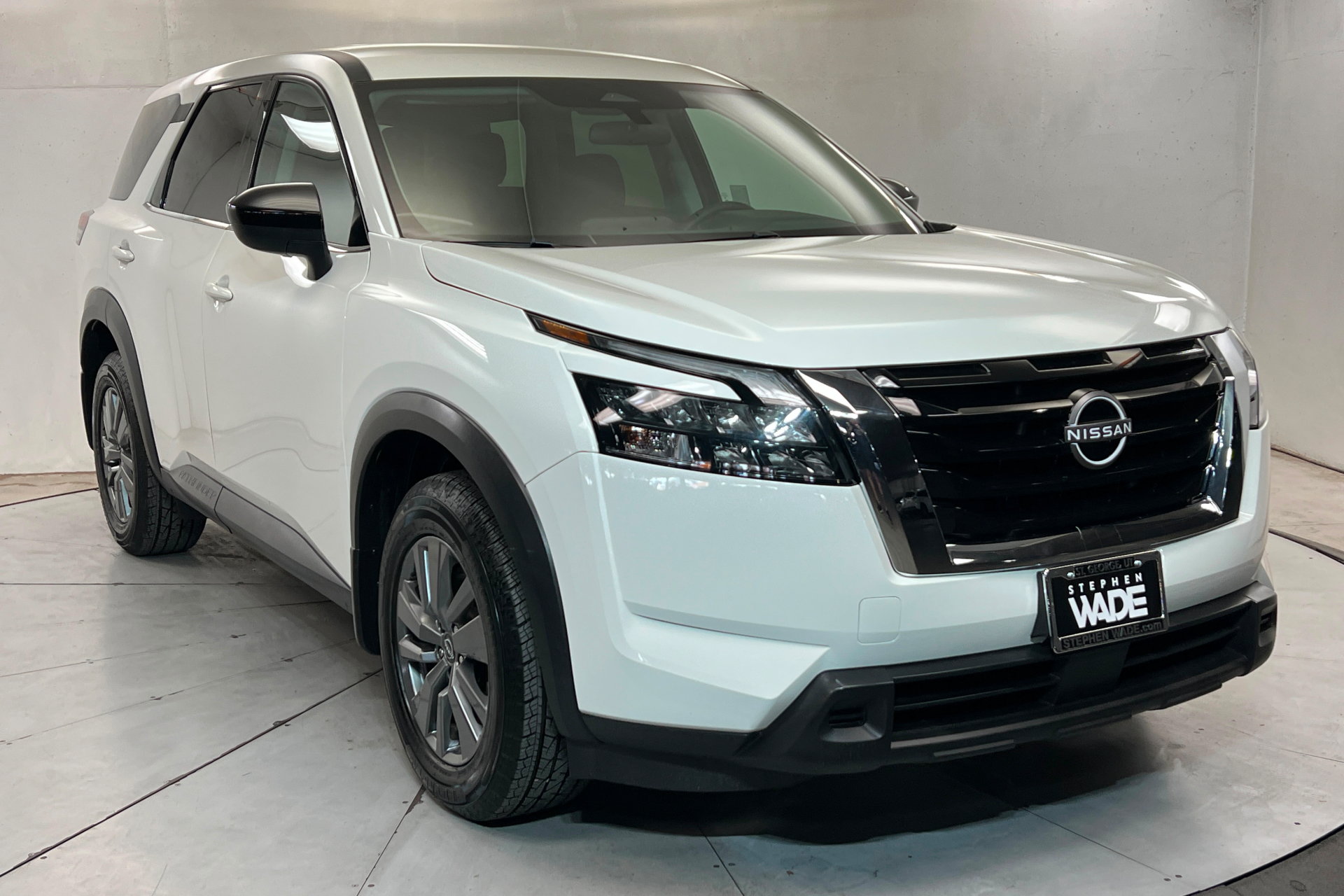 Used 2025 Nissan Pathfinder S FWD image 8