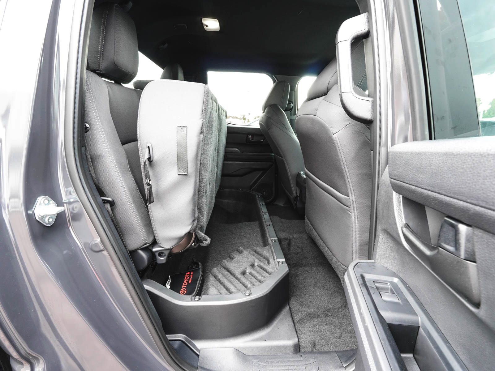 Used 2025 Toyota Tacoma SR5 image 33