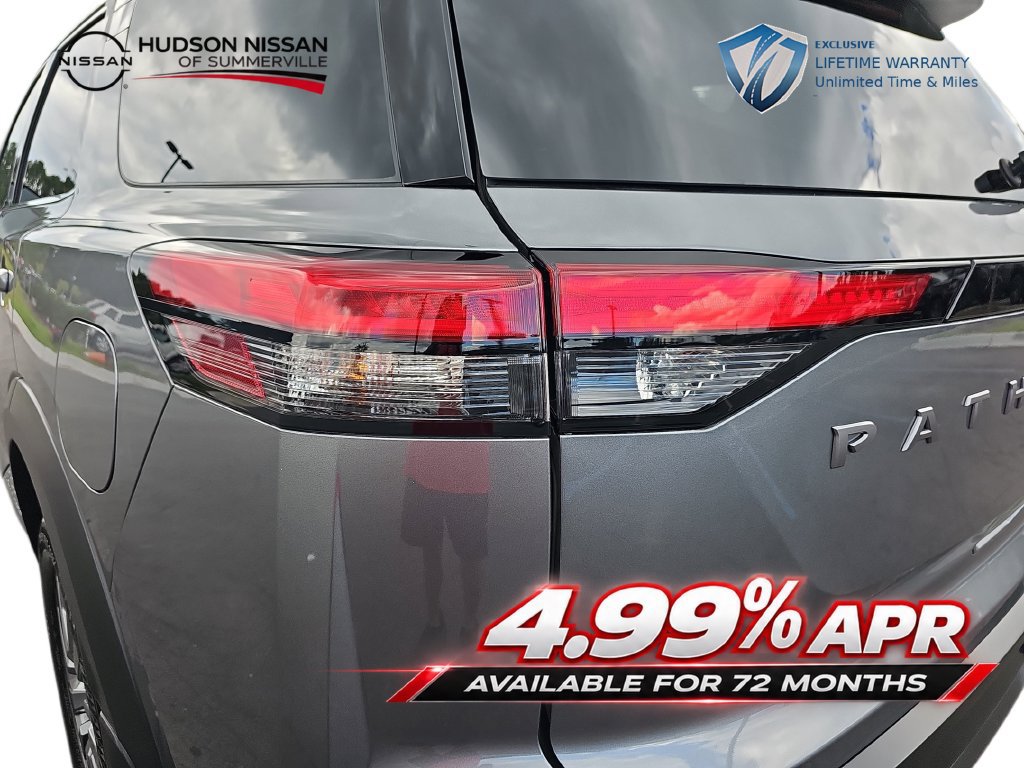 Used 2026 Nissan Pathfinder SV FWD image 35
