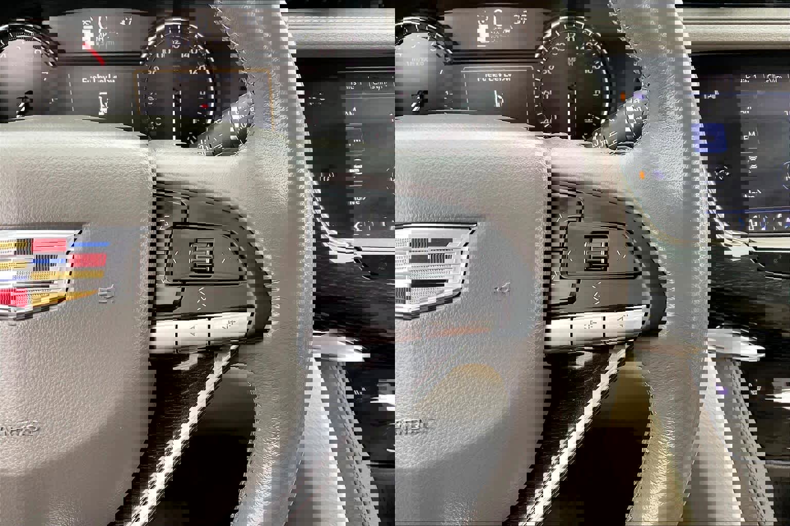 Used 2020 Cadillac XT6 Premium Luxury image 24