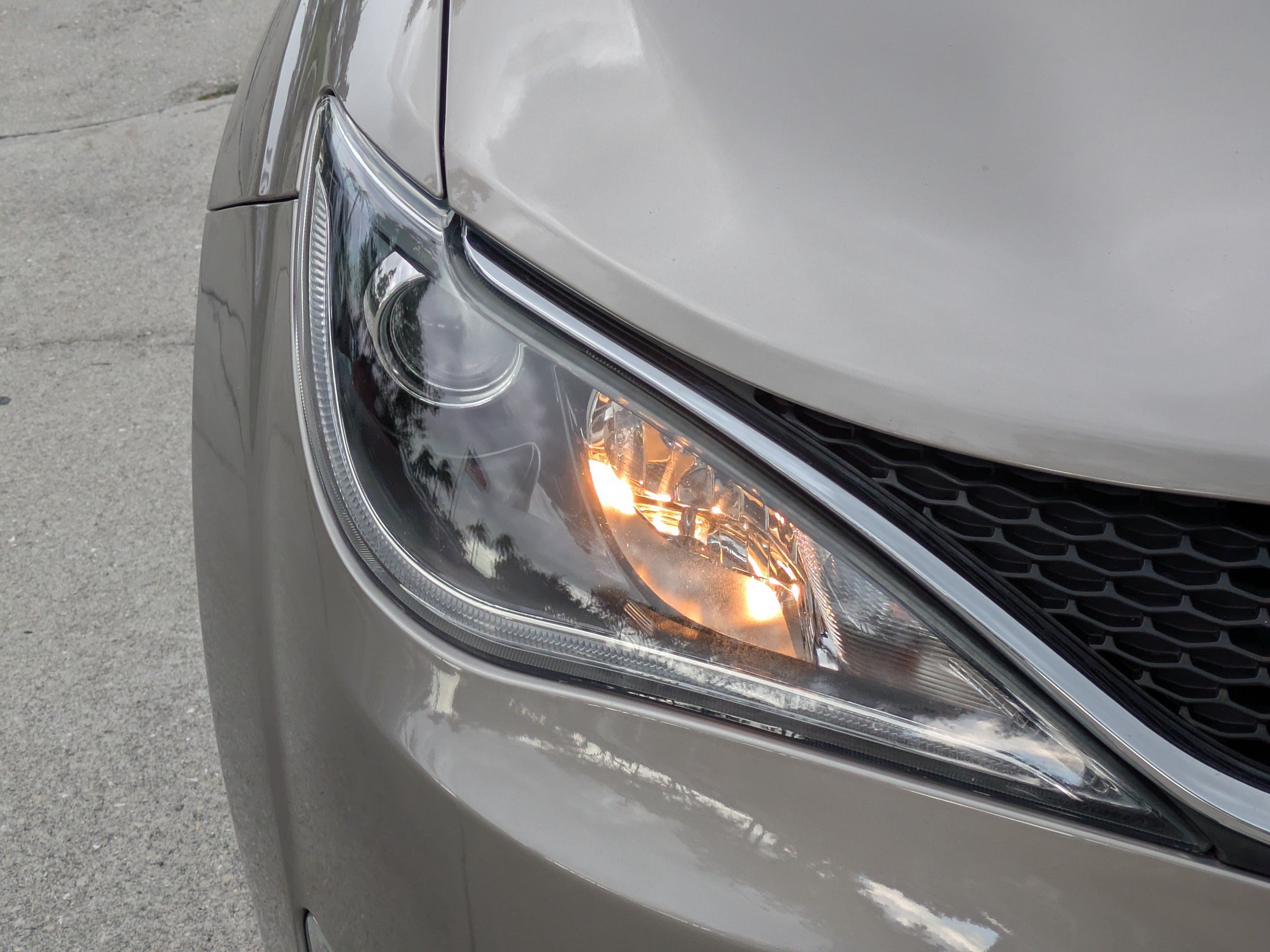 Used 2018 Chrysler Pacifica Touring-L FWD image 9