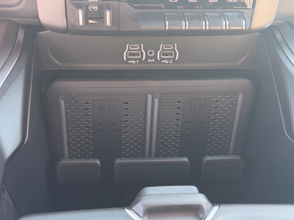 New 2026 RAM 3500 Big Horn AWD/4WD image 25