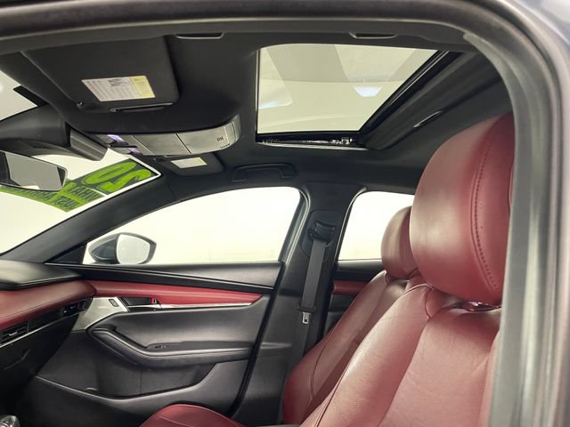 Used 2020 MAZDA MAZDA3 Hatchback w/ Premium Package FWD image 17
