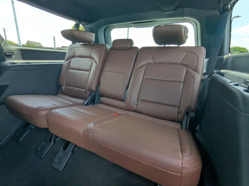 New 2026 Lincoln Navigator L Reserve AWD/4WD image 14