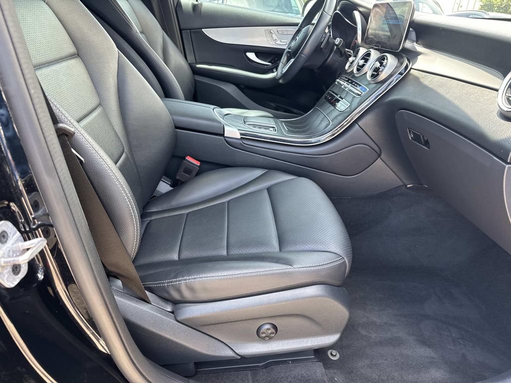 Used 2021 Mercedes-Benz GLC 300 image 14