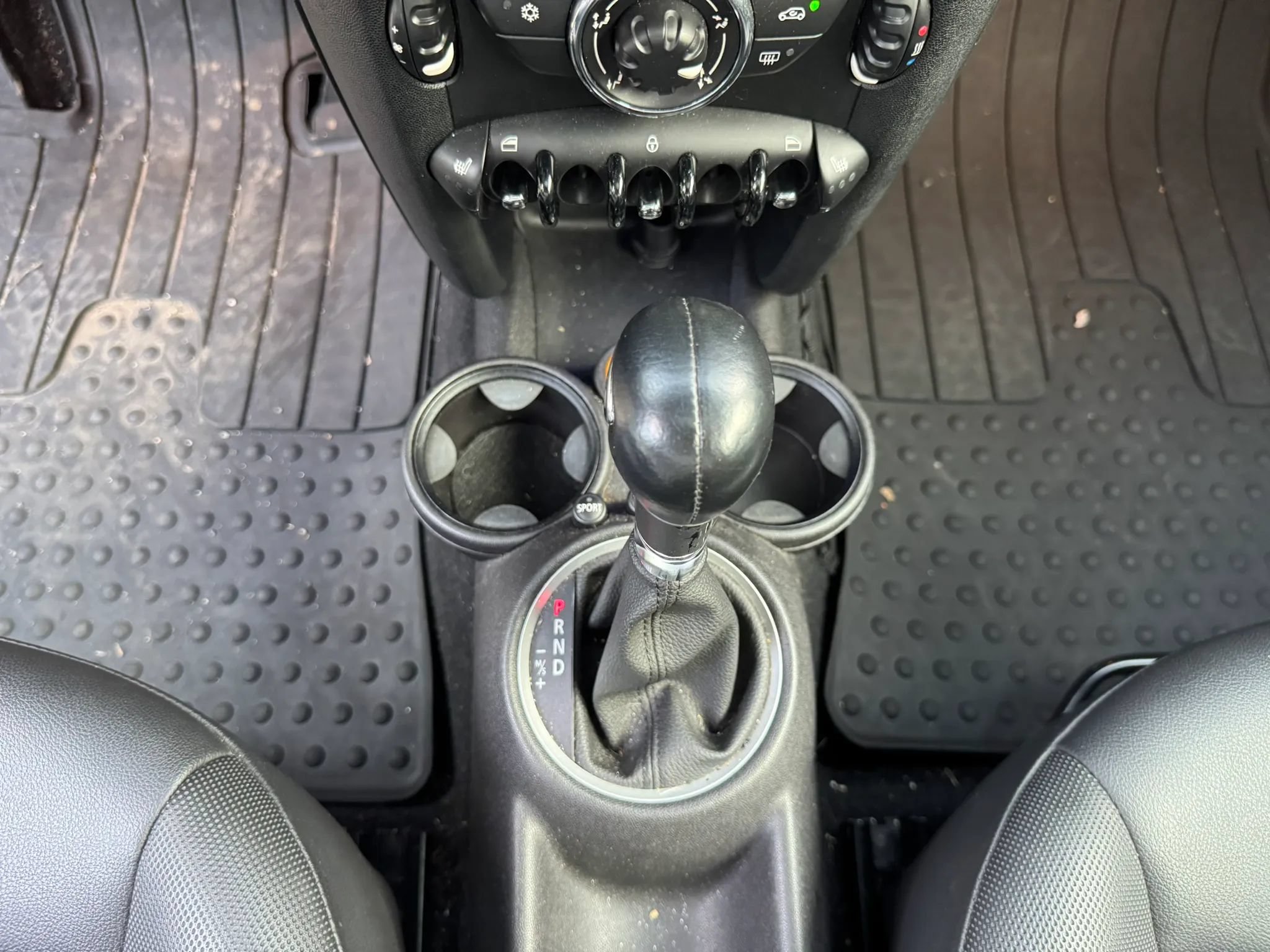 Used 2012 MINI Cooper Hardtop w/ Cold Weather Pkg FWD image 18