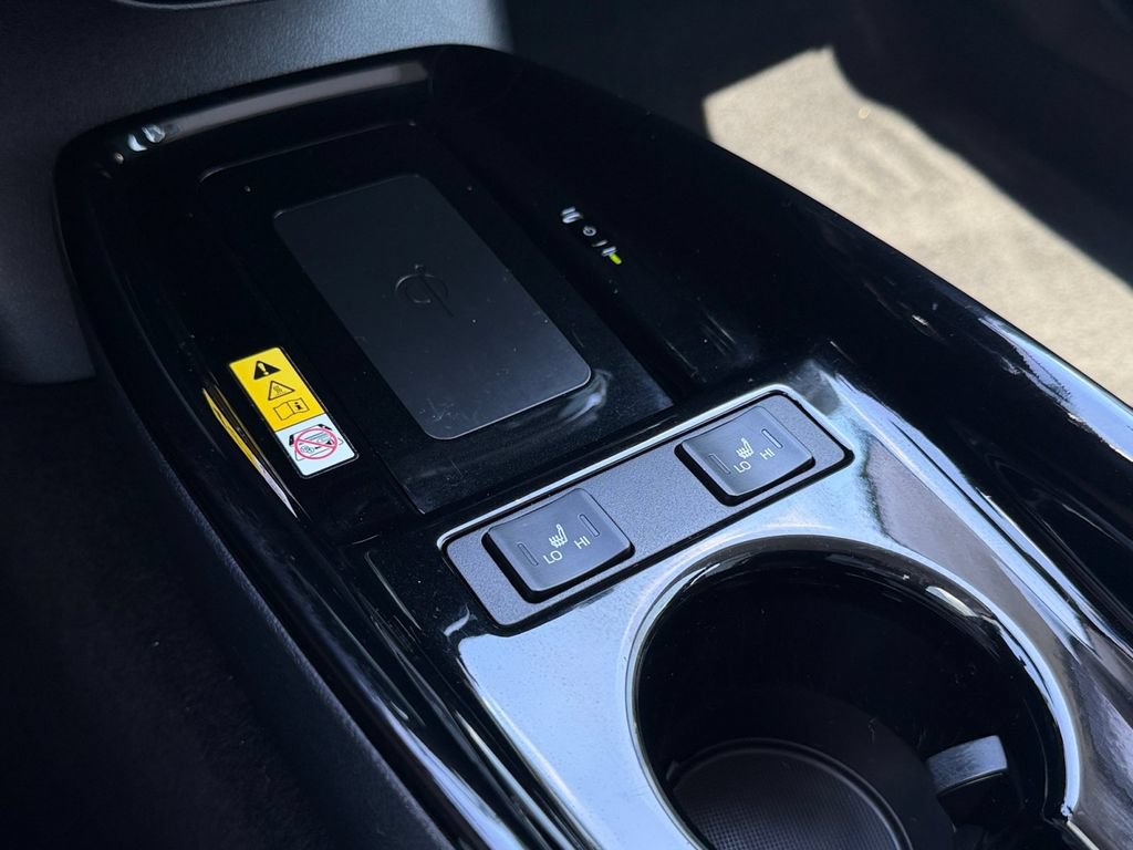 Used 2022 Toyota Prius XLE FWD image 23