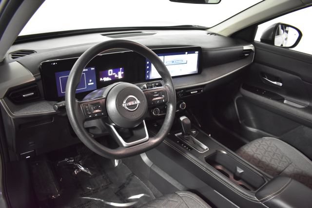 Certified 2025 Nissan Kicks SV AWD/4WD image 12
