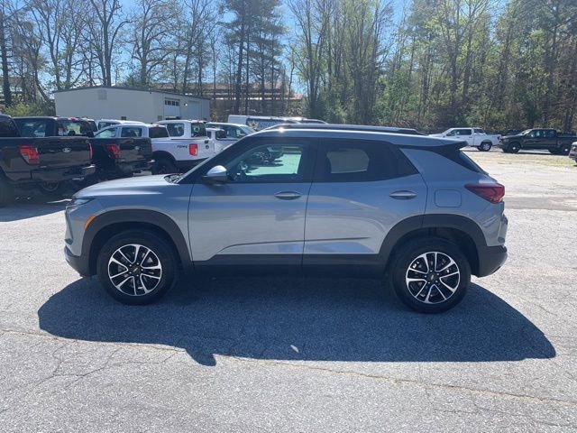 Used 2026 Chevrolet TrailBlazer LT w/ Driver Confidence Package image 5