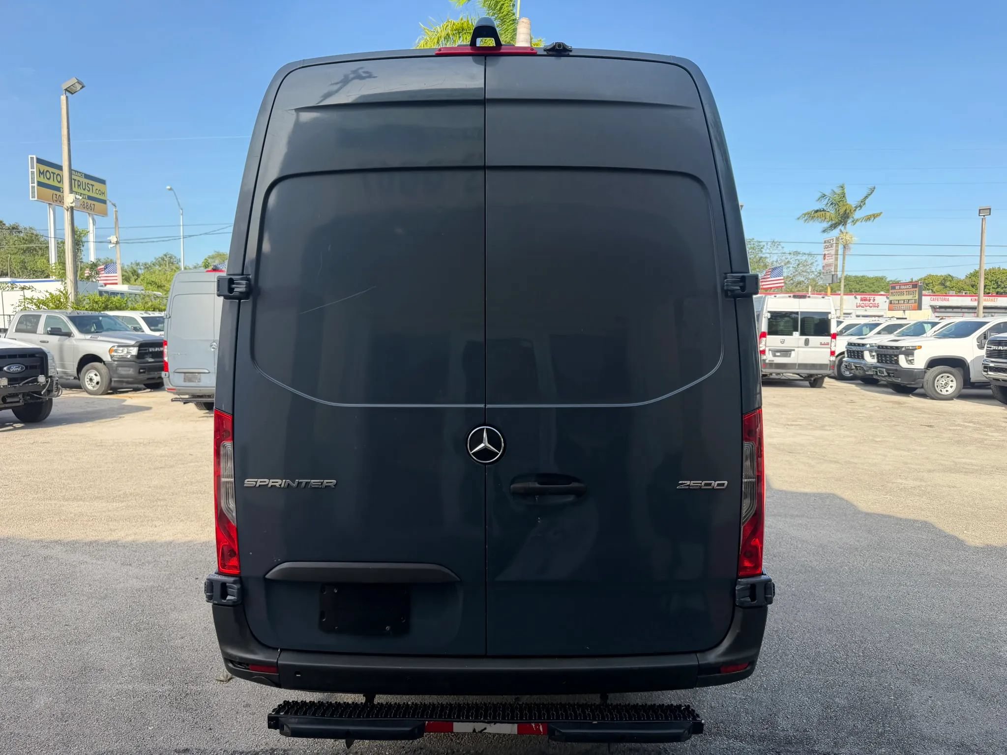 Used 2019 Mercedes-Benz Sprinter 170 image 4