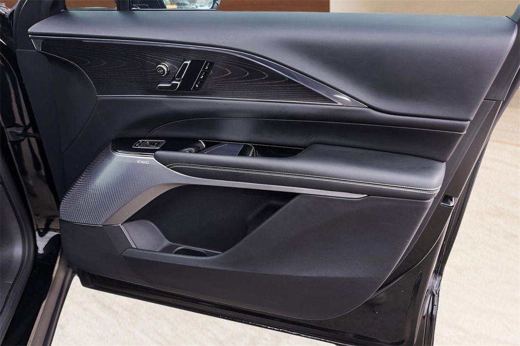 Used 2024 Cadillac Lyriq Luxury image 28