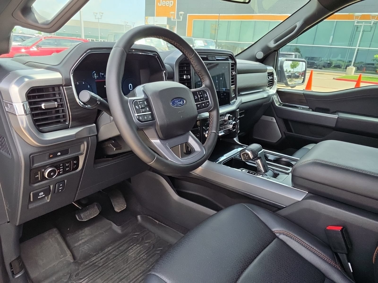 Used 2025 Ford F150 Lariat w/ Equipment Group 501A Mid AWD/4WD image 10
