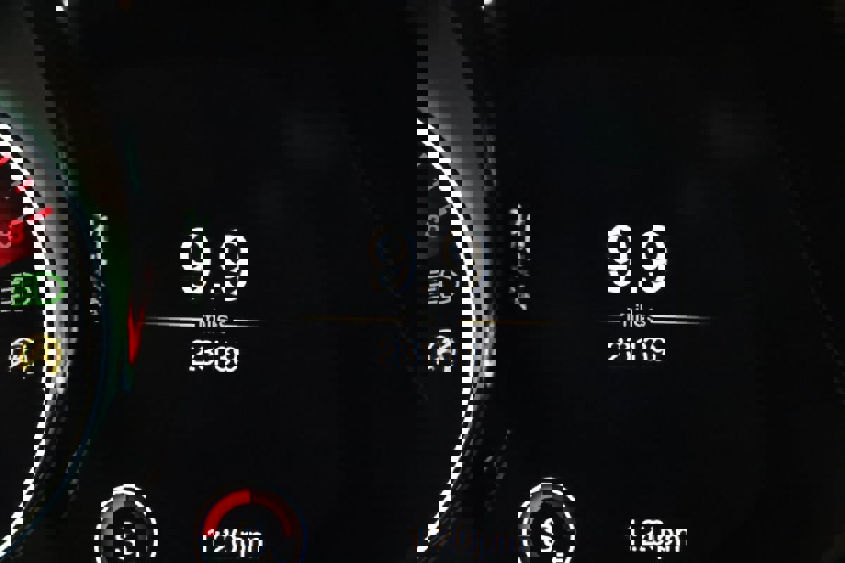 Used 2019 Aston Martin V8 Vantage Coupe image 31