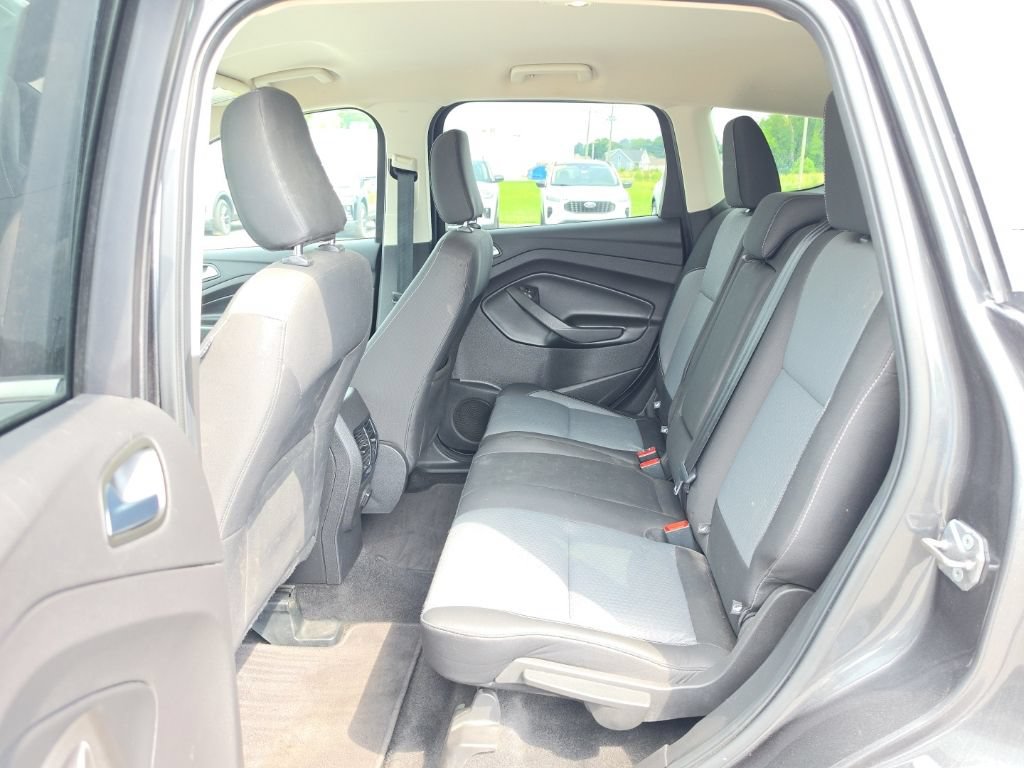 Used 2018 Ford Escape SE FWD image 17