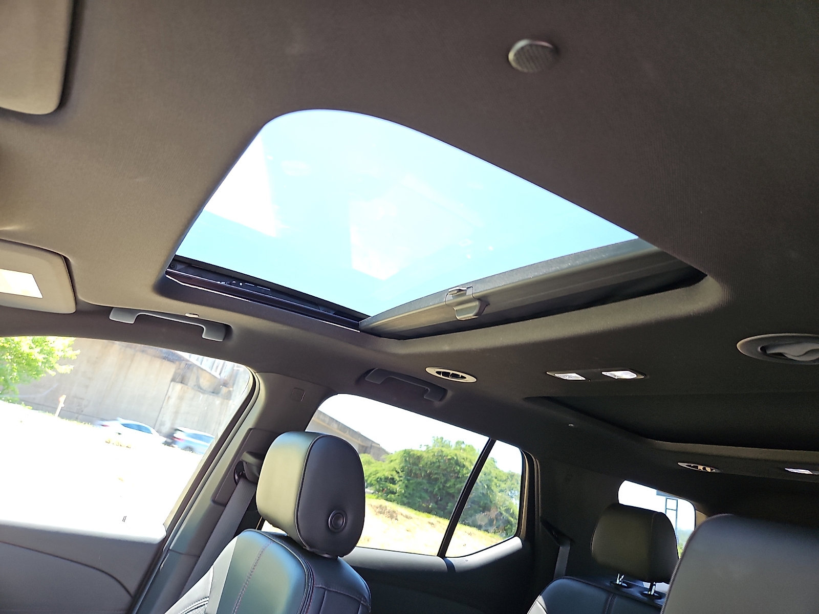 Used 2022 Chevrolet Traverse RS AWD/4WD image 14