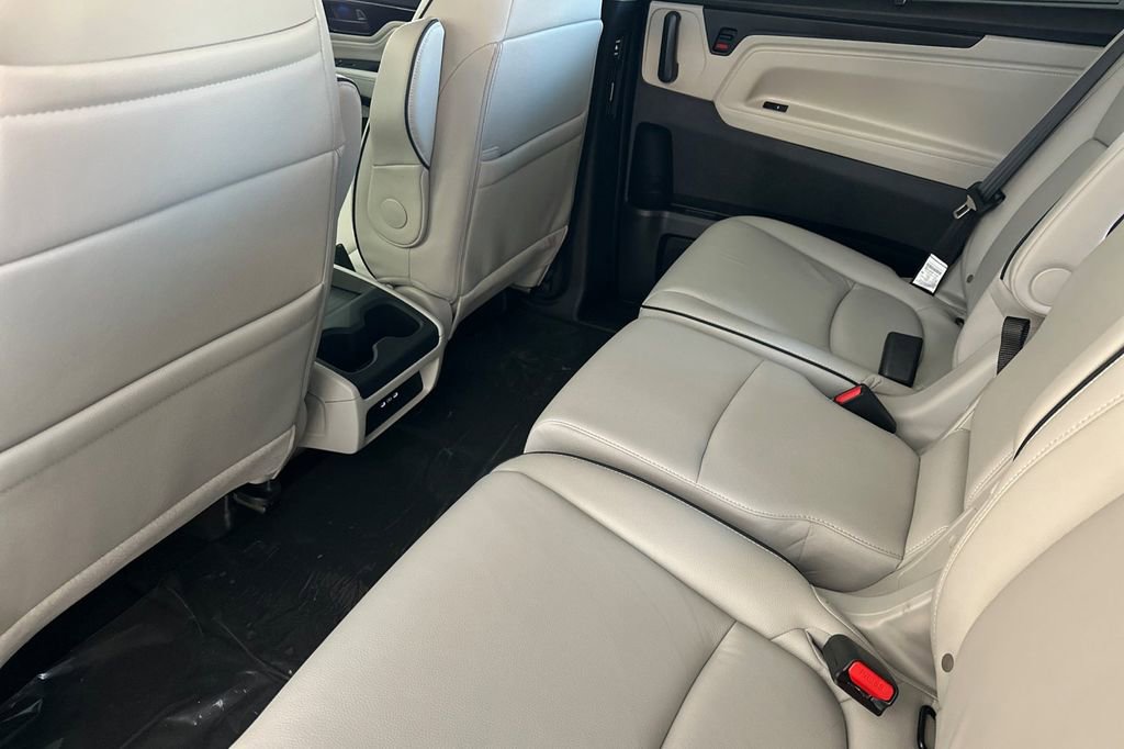 New 2026 Honda Odyssey Touring image 13