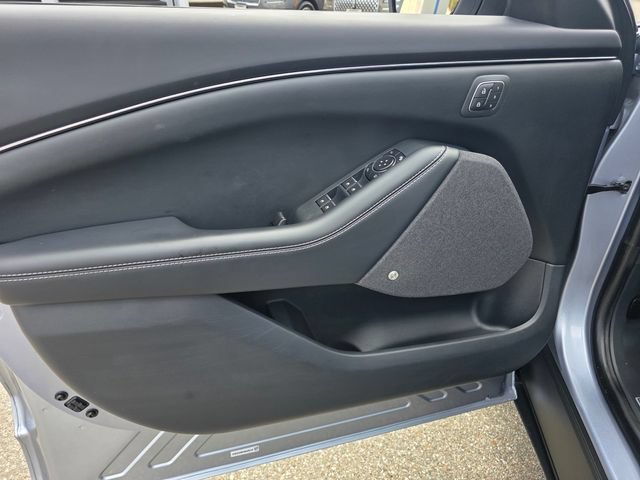 Used 2022 Ford Mustang Mach-E Premium RWD image 8